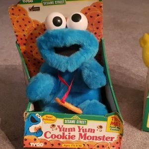 Yum yum cookie monster